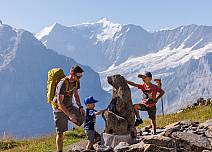 The marmot sculptures along the nature trail were created by local artists and are an attraction for adventurous children. (bei Klick vergrösserte Ansicht Bild)