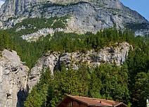 After a detour to the Gletscherschlucht restaurant, Grindelwald bus is already waiting for the tired hikers. (bei Klick vergrösserte Ansicht Bild)