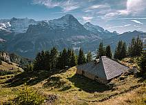 Weiter geht es nördlich an der idyllisch gelegenen Rothenegghütte vorbei durch wildromantische Gebirgslandschaft. (bei Klick vergrösserte Ansicht Bild)